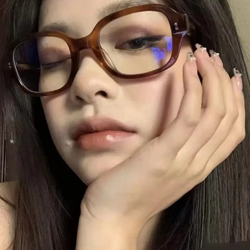نظارات نسائية بتصميم Y2K عتيق، - مراجعة Art Craft Glasses وسعره